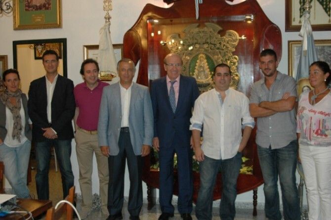 La Hermandad de Huelva elige foto para el cartel de la próxima romería