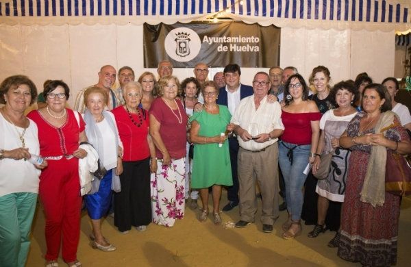 Huelva reconoce el 'compromiso social y entusiasmo' de sus mayores con la elección de 'los abuelos de las Colombinas'