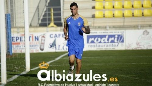 Dani Sotres reaparece y le da el Trofeo de la Bella al Recre en los penaltis