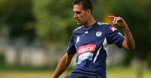 El central canario del Vélez Ubay Luzardo anuncia su fichaje por el Recre