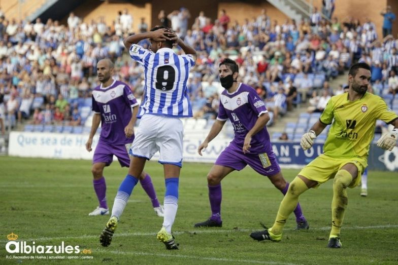 El Recre agrada en el campo, pero le falta mucho gol (0-0)