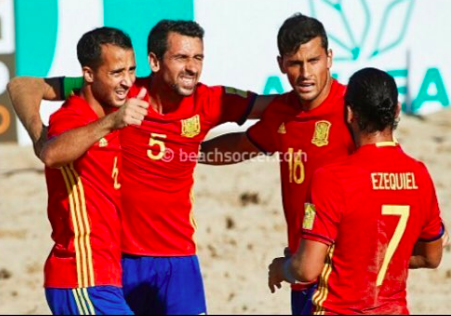 La España de Guisado cae con Azerbaiyán (2-4) y está obligada a ganar a Turquía y Suiza para estar en el Mundial