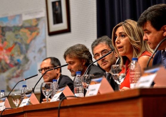 Susana Díaz destaca el “generoso caudal geológico” de Andalucía y la “enorme responsabilidad” de la Junta para protegerlo