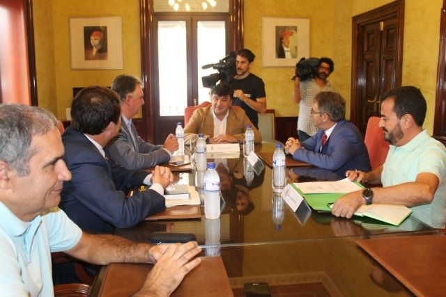 La subcomisión de financiación de la Mesa de los Fosfoyesos asume el reto de lograr 700.000 euros para 2017