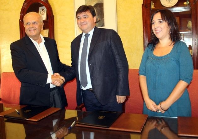 El Ayuntamiento aporta 250.000 euros a Resurgir para ayudar a las familias más desfavorecidas de la capital