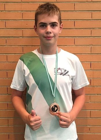 Andrés Nuviala y Lucía Leal se estrenan con medalla en el C.D. Bádminton Huelva
