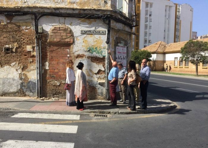 El PP denuncia el incumplimiento de la Junta en la construcción de las pistas deportivas de la barriada de El Rocío
