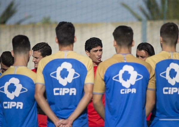 El Recre tiene 15 días de plazo para llegar a un acuerdo con Ceballos y que Pavón pueda sentarse en el banquillo