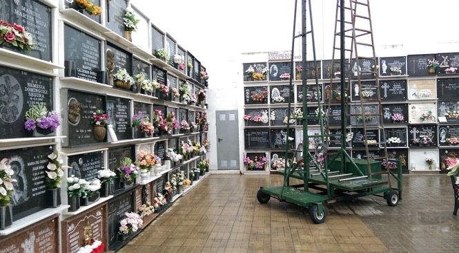 El Ayuntamiento de Ayamonte lleva a cabo obras de mejora en el cementerio municipal