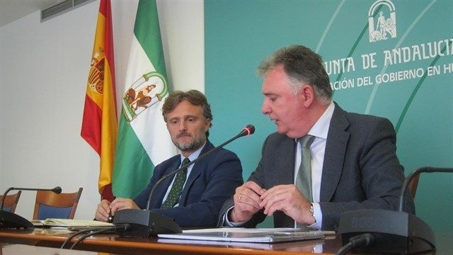 Fiscal tilda de 'absolutamente ridícula' la propuesta para declararle persona 'non grata'