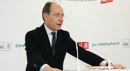 El diputado José Juan Díaz Trillo presenta 'Cándido en la Asamblea', su primera novela