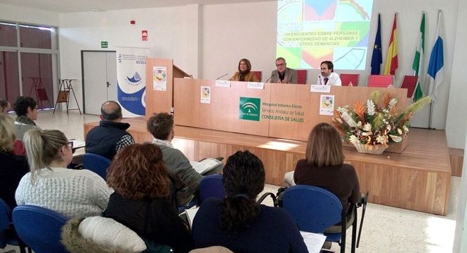 El Complejo Hospitalario y la Asociación de Alzheimer abordan juntos los problemas de salud de los cuidadores
