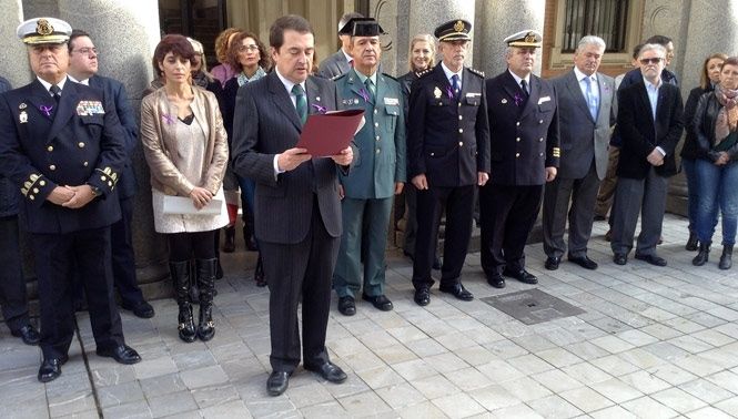 El subdelegado pide la unidad y la colaboración de todos los onubenses para luchar “sin fisuras” contra el maltrato