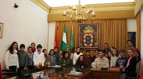 Representantes de los siete centros escolares de Valverde participan en el Pleno Municipal Infantil
