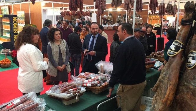 La XII Feria Agroganadera sitúa a Villanueva de los Castillejos en el 'epicentro' del jamón ibérico de calidad