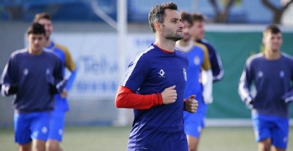 Cifu entrena con el filial albiazul a la espera de recibir ofertas