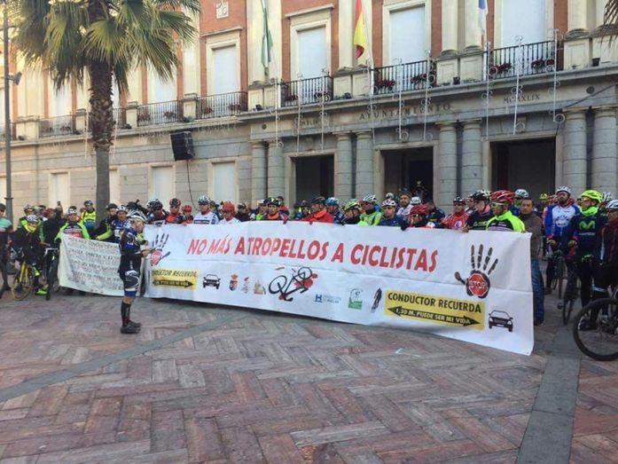 Emotivo homenaje ciclista a Francisco Javier Cabeza