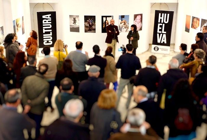 La Casa Colón acoge la exposición fotográfica 'El verbo convertido en imagen'