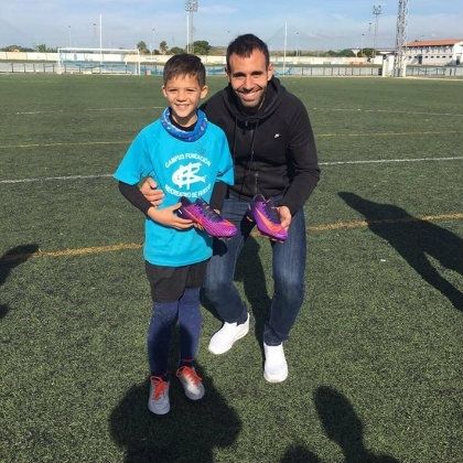 Víctor Díaz visita el Campus Navideño de la Fundación Recre