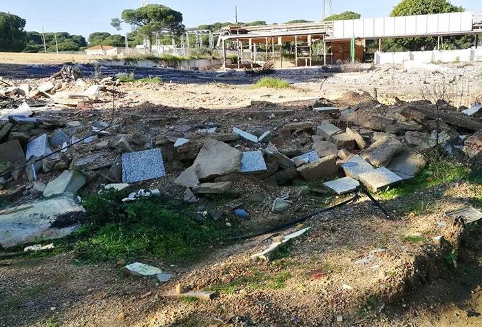 Exigen al Ayuntamiento de Punta Umbría que ponga fin al abandono de la parcela del 'El Paraíso'