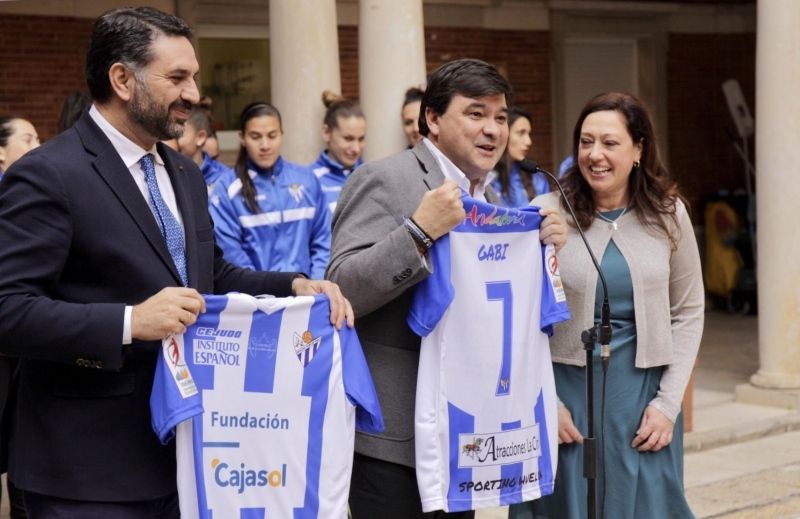 Gabriel Cruz: 'El Sporting se merece jugar en el Nuevo Colombino y mucho más'