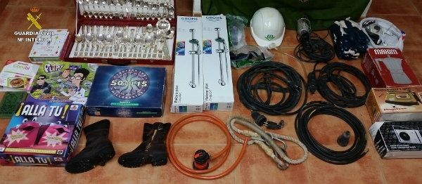 Arrestan a un varón por el robo de varios objetos en dos viviendas de El Campillo