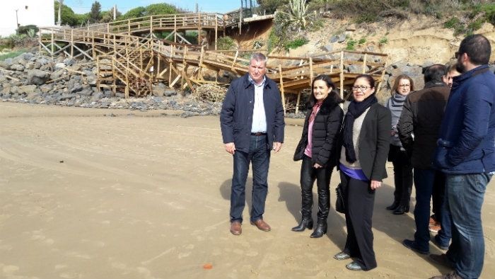 La subdelegada del Gobierno asegura que las playas de Huelva “estarán listas” para la temporada turística