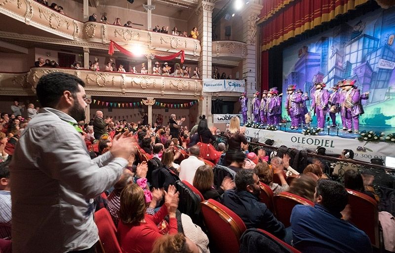 Cádiz y Villarrasa triunfan en la gran final del Carnaval Colombino