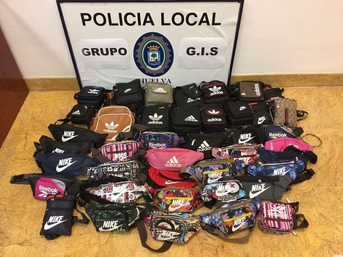 Un nuevo grupo de la Policía Local persigue la venta ambulante ilegal y el uso de cachimbas con tabaco