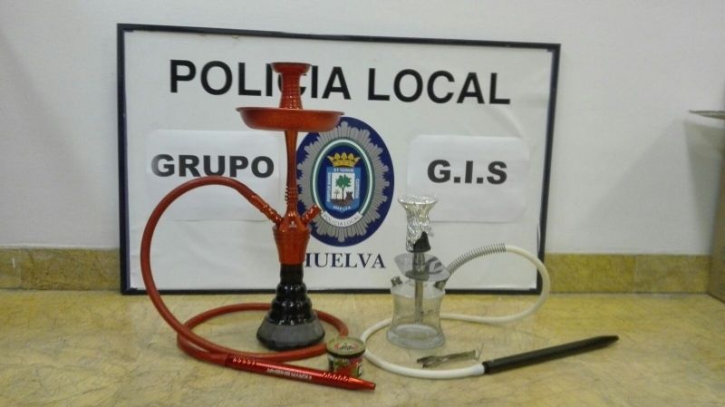 Un nuevo grupo de la Policía Local persigue la venta ambulante ilegal y el uso de cachimbas con tabaco
