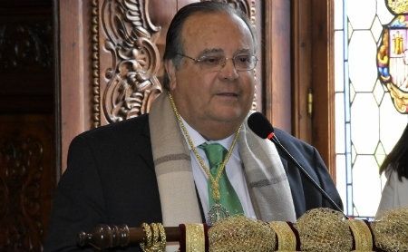 Ayamonte entrega su medalla de la ciudad al pintor Florencio Aguilera