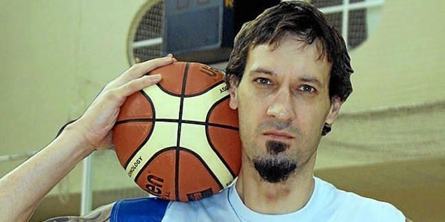 La exhibición del eterno Nacho Romero ante el Enrique Soler le corona como MVP de la jornada