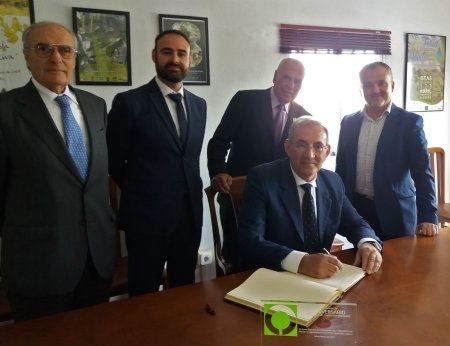 Cooperativas Agro-alimentarias celebra los 75 años de historia del sector cooperativo oleícola onubense