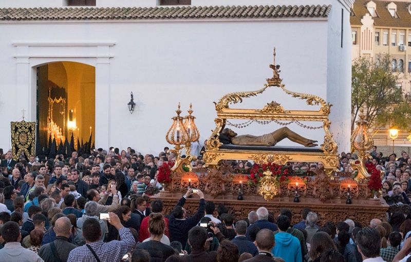 Tiempo retardado de Fe, resignación, silencio y soledad 