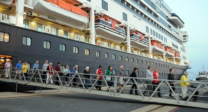 El ‘Rotterdam’ visitó Huelva