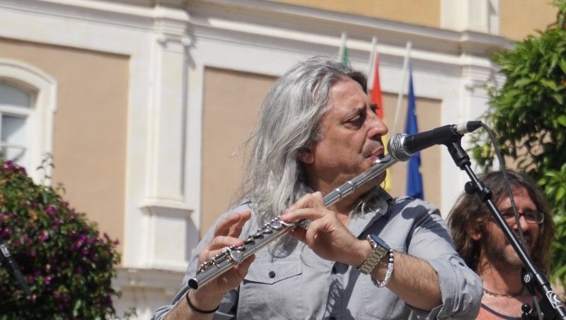 Buena música bajo el sol en La Merced