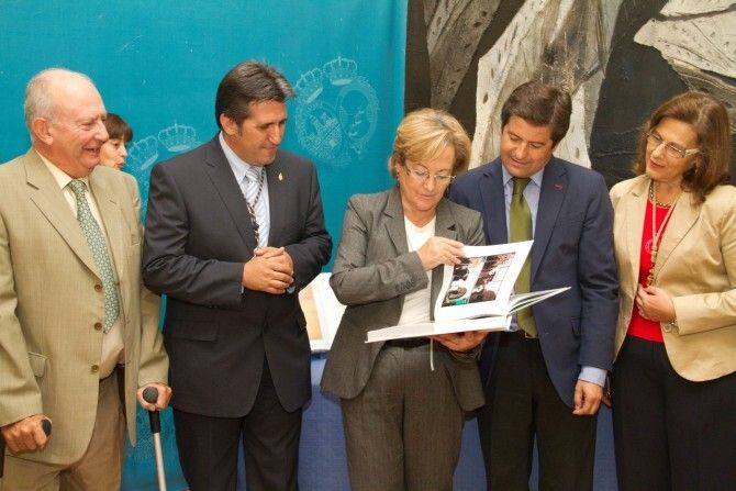 El libro 'Rocieros de Gibraleón' conmemorará los 75 años de la Hermandad olontense