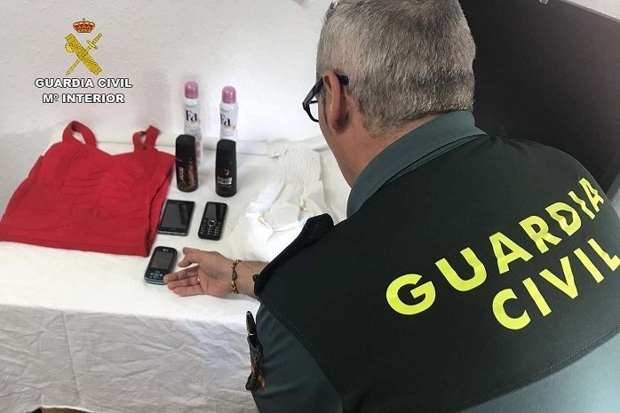 La detienen por hurtos continuados en Ayamonte y descubren que tiene una requisitoria para entrar en prisión
