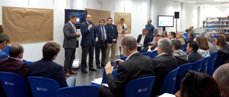 Alcaldes de la provincia e Iberoamérica sientan las bases de la cooperación municipalista en La Rábida