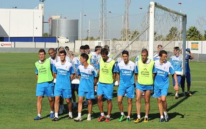 Matamala, Fidel y Manolo Martínez entran por Zamora, Ximo Navarro y Granero