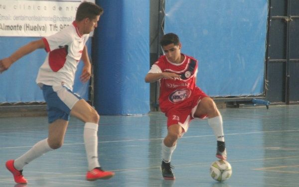 El Almonte se lleva el derbi y complica la salvación de La Palma