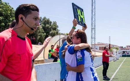 El Sporting Huelva se coloca décimo tras regalarle un bello triunfo a Jenny Benítez en su retirada en casa (3-1)