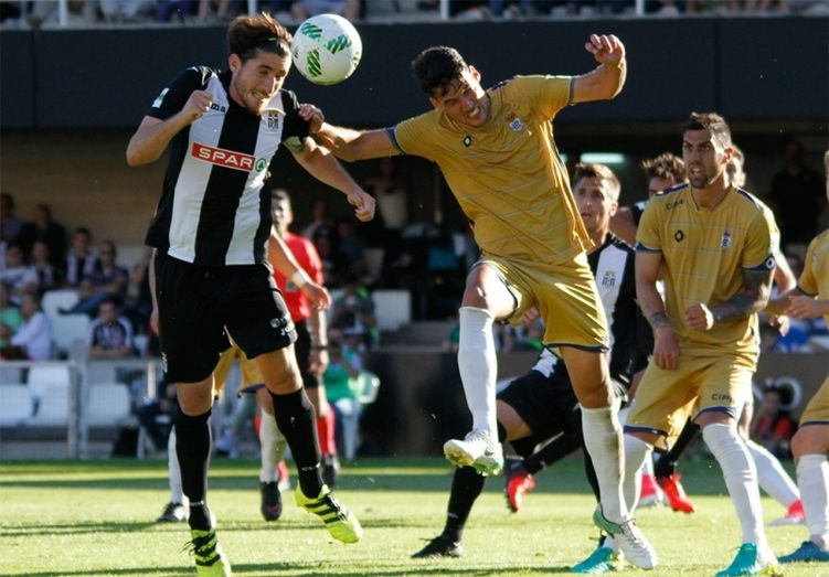 Armisticio en el Cartagonova y buena imagen antes de las vacaciones (0-0)