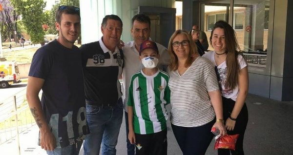 El pequeño olontense José Antonio Garrido recibe el alta médica tras someterse al trasplante de médula