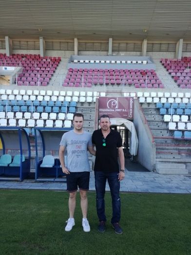 El Cartaya renueva a Francis Ruiz y ficha a Pablo Piqueres