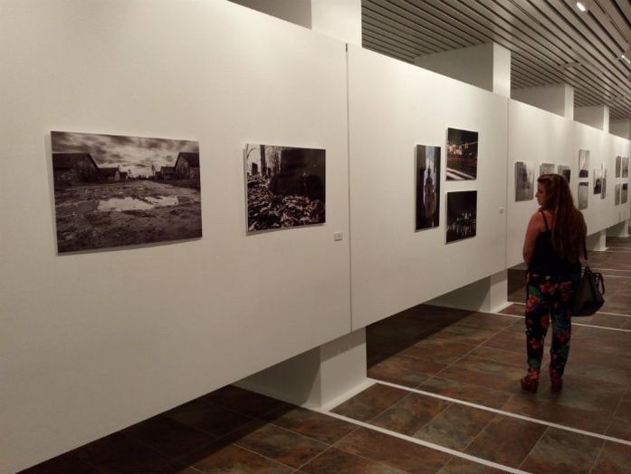 Los alumnos del IES Pablo Neruda exponen su viaje fotográfico 'Polonia, espejos del alma'