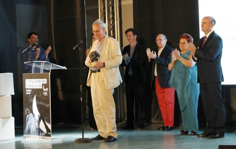 Islantilla inaugura su Festival de Cine bajo la luna con la entrega del Premio ‘Francisco Elías’ al director Jaime Chávarri