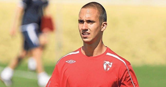 El serbio Jovanovic, que estuvo a prueba en el Recre, lo intenta ahora en el filial del Extremadura