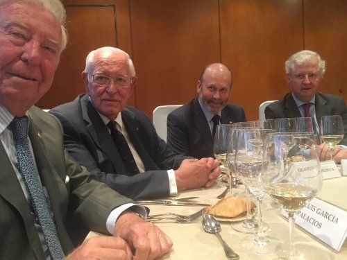 El Grupo Caja Rural homenajea a José Luis García Palacios por sus años de dedicación