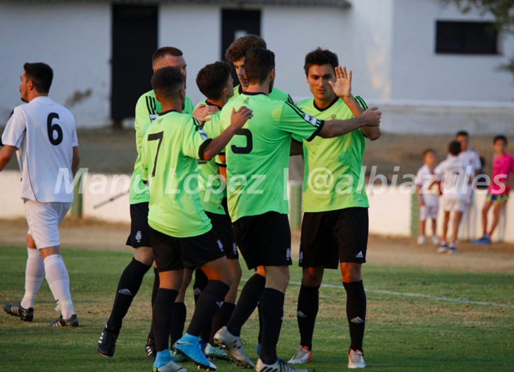 El control de Vila y la profundidad de Segura marcan el triunfo albiazul en Valverde (2-4)